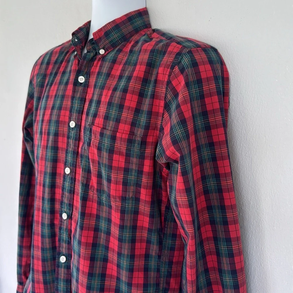 J. Crew red green holiday plaid cotton button down dress shirt size small